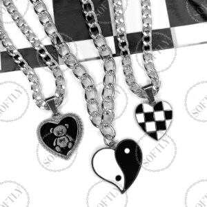 THE CHESS HEART CHAIN