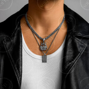 THE NEW ONE´S NECKLACES